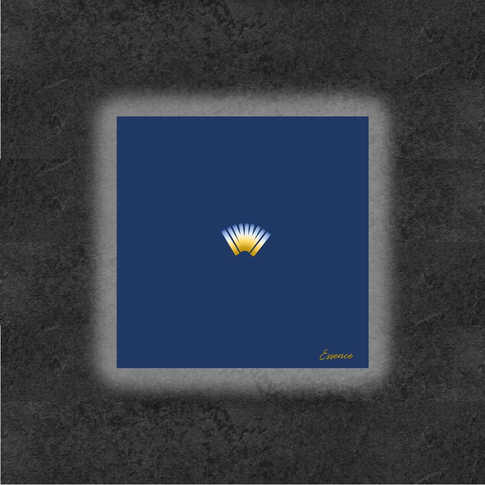 Essence: Ein minimalistisches Kunstwerk mit einem goldenen und blauen Schwyzerörgeli-Motiv in der Mitte vor einem tiefblauen Hintergrund. Der Titel "Essence" ist in der unteren rechten Ecke in goldener Schrift platziert.